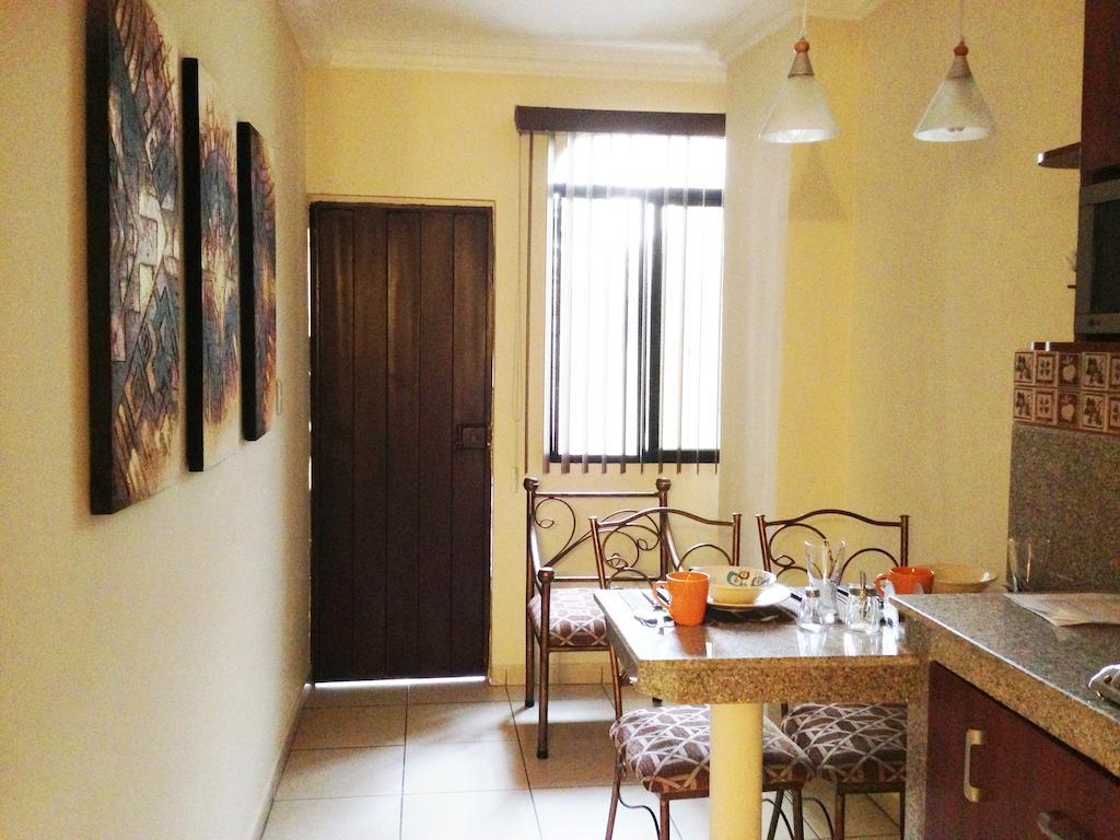 El Patio Suites II Guayaquil Værelse billede
